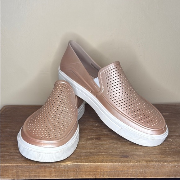 Crocs Citilane Roka Metallic Women’s 11 Perforated Water Shoes Slip On Clogs - Picture 1 of 10